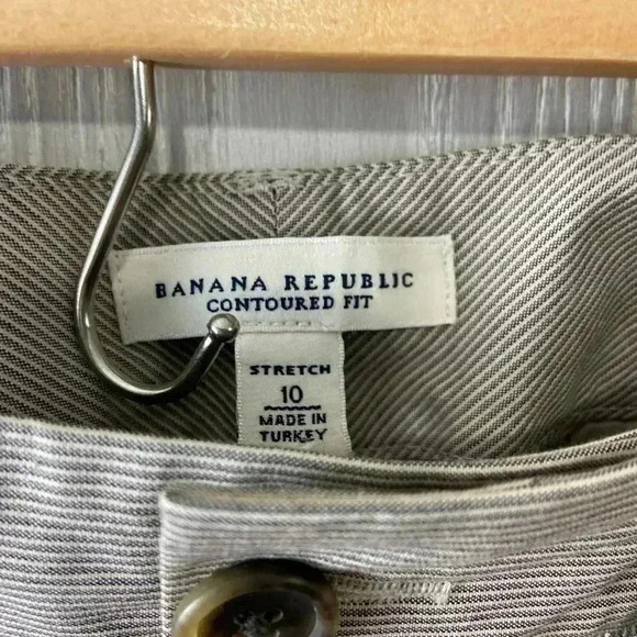 Banana Republic Contoured Fit Pinstripe Capris - Picture 3 of 4